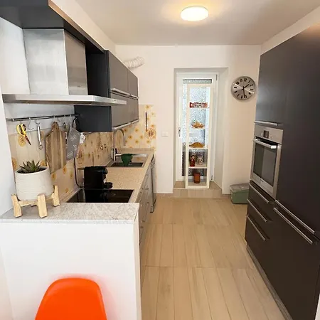 Vanda Apartment *